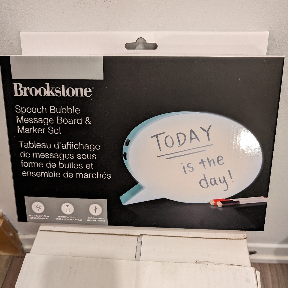 Speech Bubble Message Board & Market set